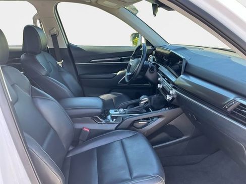 Used 2025 Kia Telluride S AWD/4WD image 16