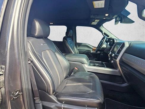 Used 2017 Ford F250 Platinum w/ Platinum Ultimate Package image 16