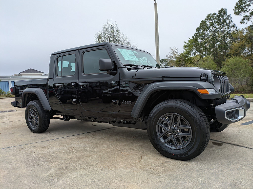 New 2026 Jeep Gladiator Sport AWD/4WD image 2