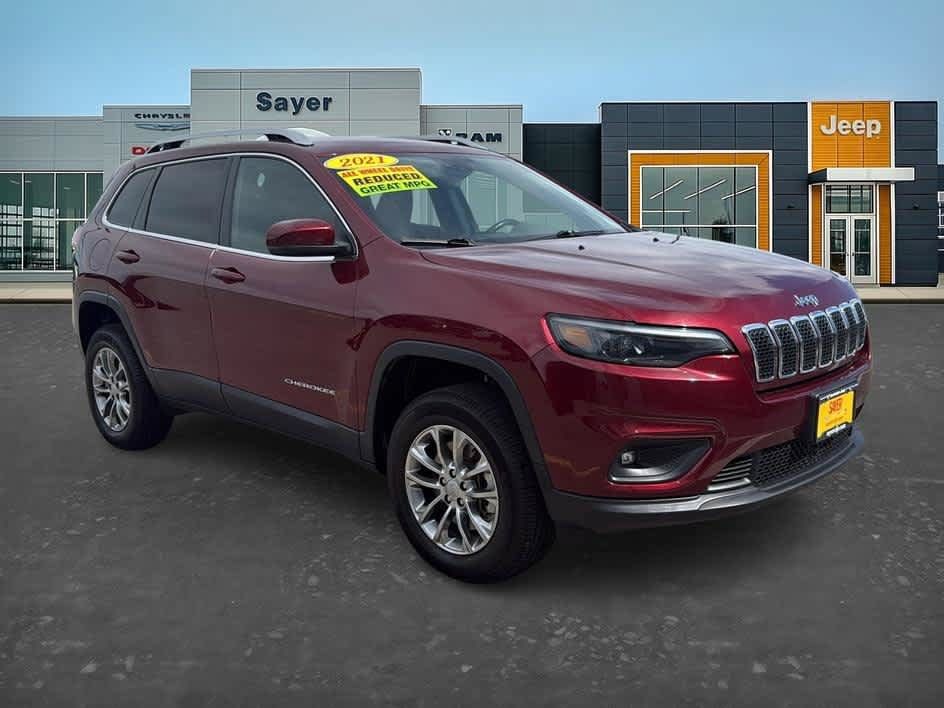 Used 2021 Jeep Cherokee Latitude Lux w/ Comfort/Convenience Group AWD/4WD image 1