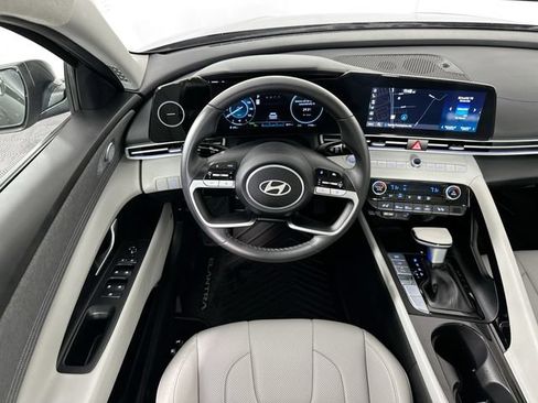 Used 2024 Hyundai Elantra Limited FWD image 11