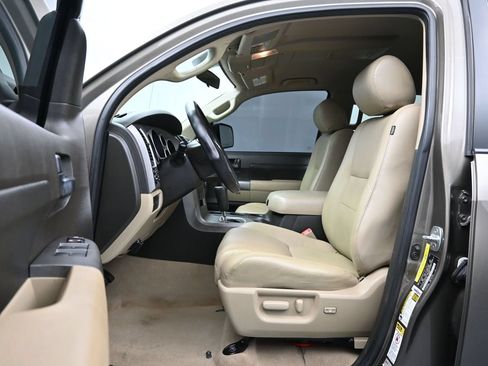 Used 2010 Toyota Tundra 2WD CrewMax w/ SR5 Pkg image 9
