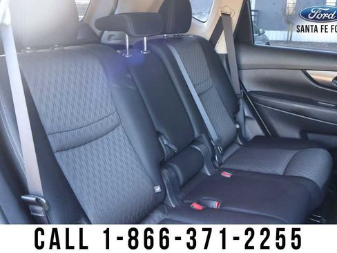 Used 2017 Nissan Rogue SV image 20