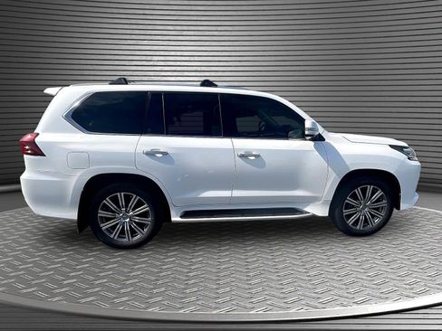 Used 2017 Lexus LX 570 4WD w/ Luxury Package image 8