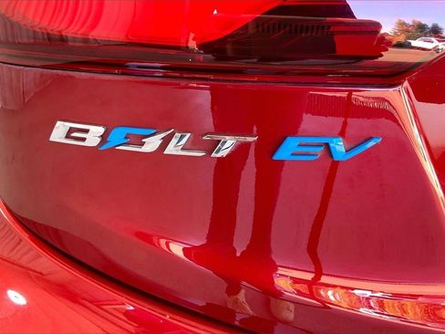 Used 2019 Chevrolet Bolt Premier w/ Infotainment Package image 31