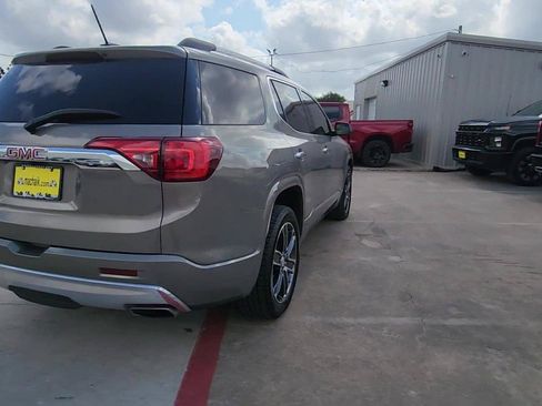 Used 2019 GMC Acadia Denali w/ Technology Package FWD image 8