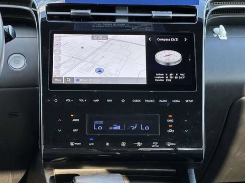 Used 2023 Hyundai Santa Cruz SEL Premium AWD/4WD image 10
