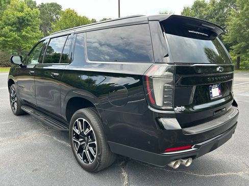 Used 2025 Chevrolet Suburban RST w/ Comfort Package RWD image 19