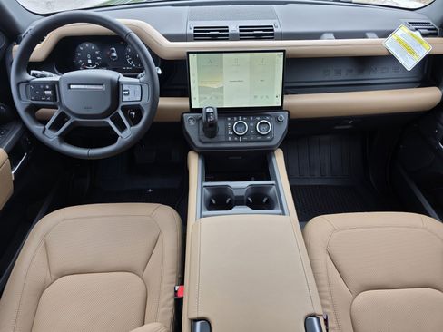 New 2026 Land Rover Defender 110 X-Dynamic SE image 4