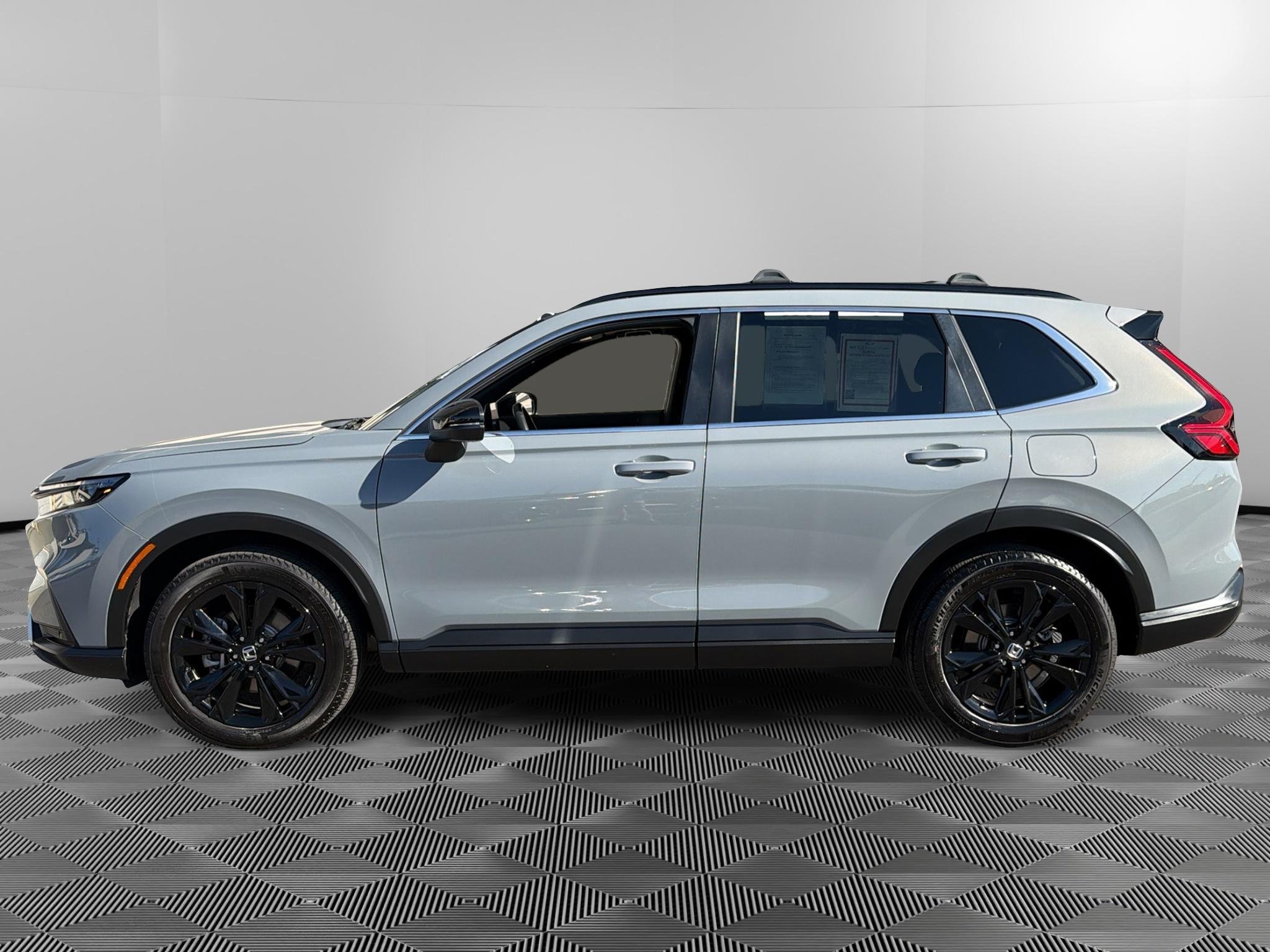 Used 2024 Honda CR-V Sport Touring image 7