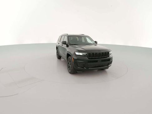 New 2025 Jeep Grand Cherokee L Laredo image 17