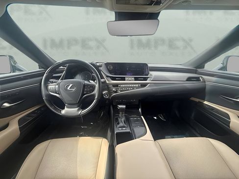 Used 2019 Lexus ES 300h w/ Premium Package FWD image 12