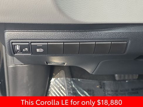 Used 2024 Toyota Corolla LE image 30