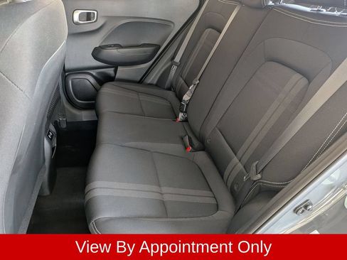 Used 2025 Hyundai Venue SEL FWD image 22