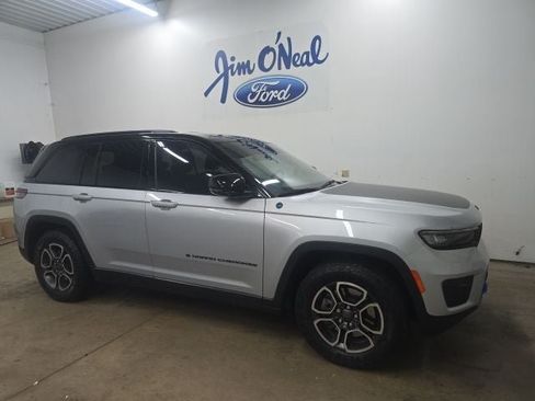 Used 2022 Jeep Grand Cherokee Trailhawk AWD/4WD image 1