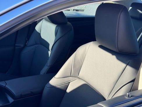 New 2025 Lexus ES 350 w/ Premium Package image 17