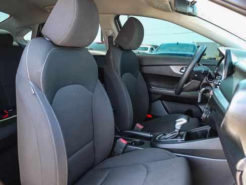 Used 2020 Kia Forte LXS FWD image 16