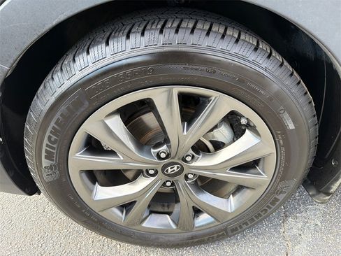 Used 2017 Hyundai Santa Fe Sport image 11
