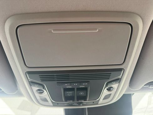 Used 2017 Honda Pilot Elite image 23