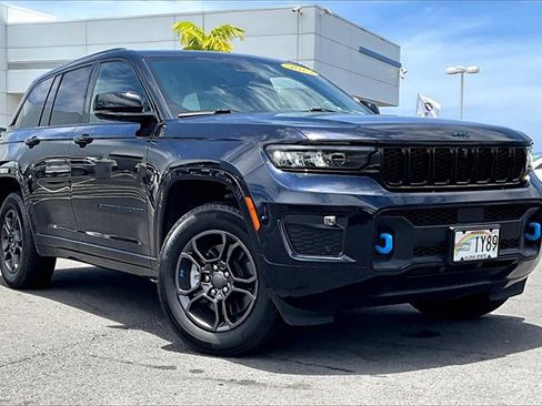 Used 2025 Jeep Grand Cherokee Limited 4xe image 11