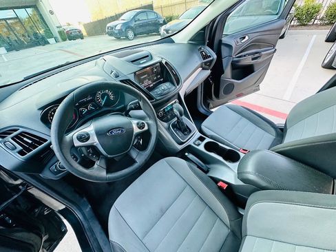 Used 2013 Ford Escape SE image 16