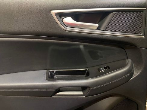 Used 2020 Ford Edge SEL image 18