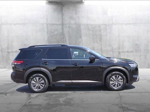 Used 2025 Nissan Pathfinder SV AWD/4WD image 5