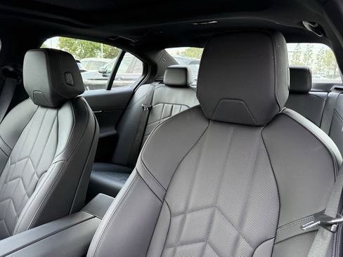 Used 2025 BMW 530i image 20