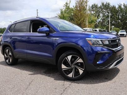 Certified 2024 Volkswagen Taos SE w/ Panoramic Sunroof Package