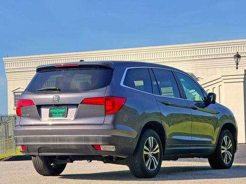 Used 2018 Honda Pilot EX image 12