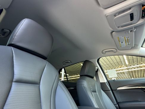 Used 2025 Buick Envision Preferred image 21