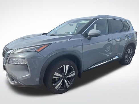 Used 2023 Nissan Rogue SL w/ SL Premium Package image 2