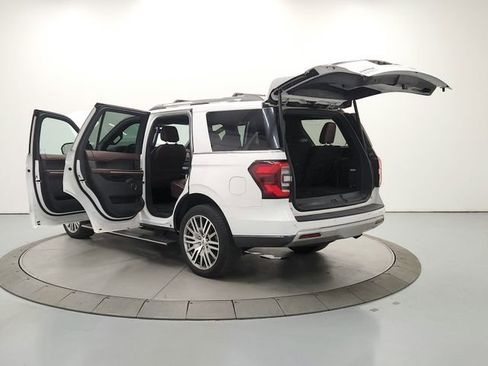 Used 2024 Ford Expedition Limited AWD/4WD image 13