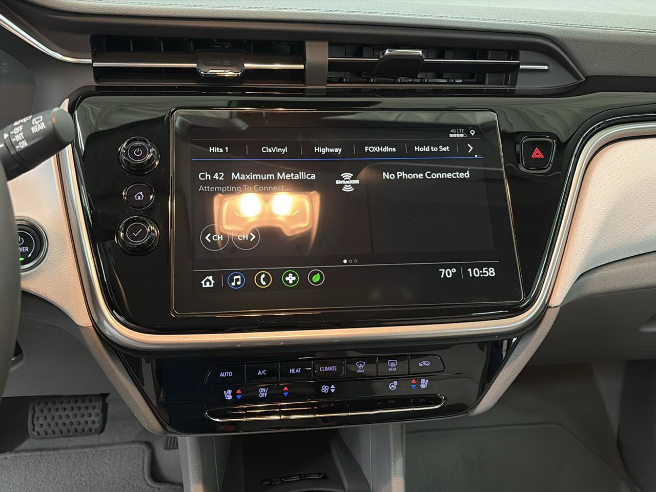 Used 2023 Chevrolet Bolt EUV Premier FWD image 21