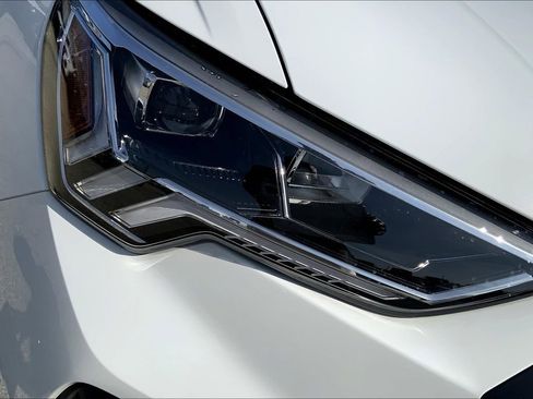 New 2025 Audi Q3 2.0T Premium image 13