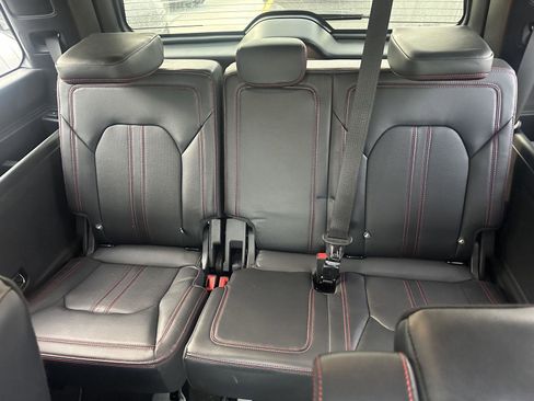 Used 2023 Ford Expedition Limited image 24