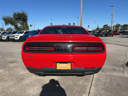 Used 2022 Dodge Challenger GT image 4