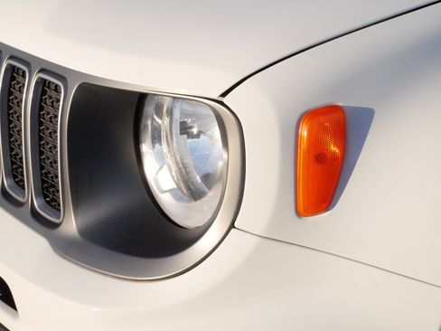 Used 2022 Jeep Renegade Limited image 16