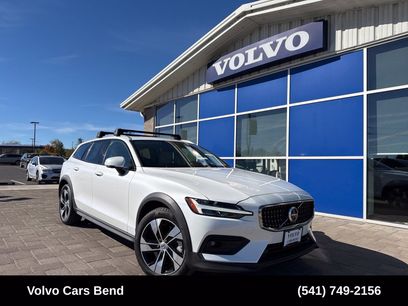 Used 2025 Volvo V60 B5 Cross Country Plus
