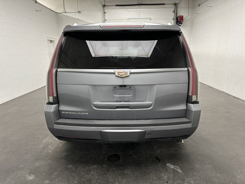 Used 2019 Cadillac Escalade Premium Luxury w/ LPO, Radiant Package image 9