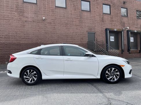 Used 2017 Honda Civic EX image 8