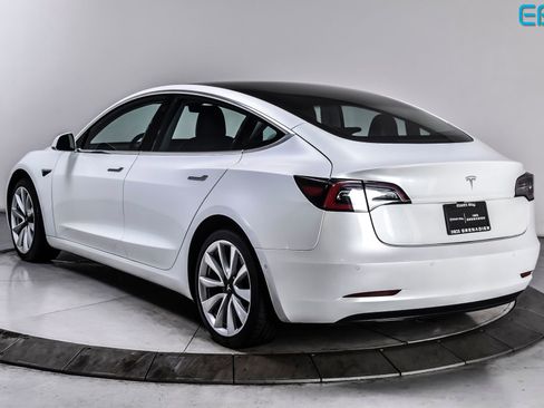 Used 2019 Tesla Model 3 Standard Range Plus image 4