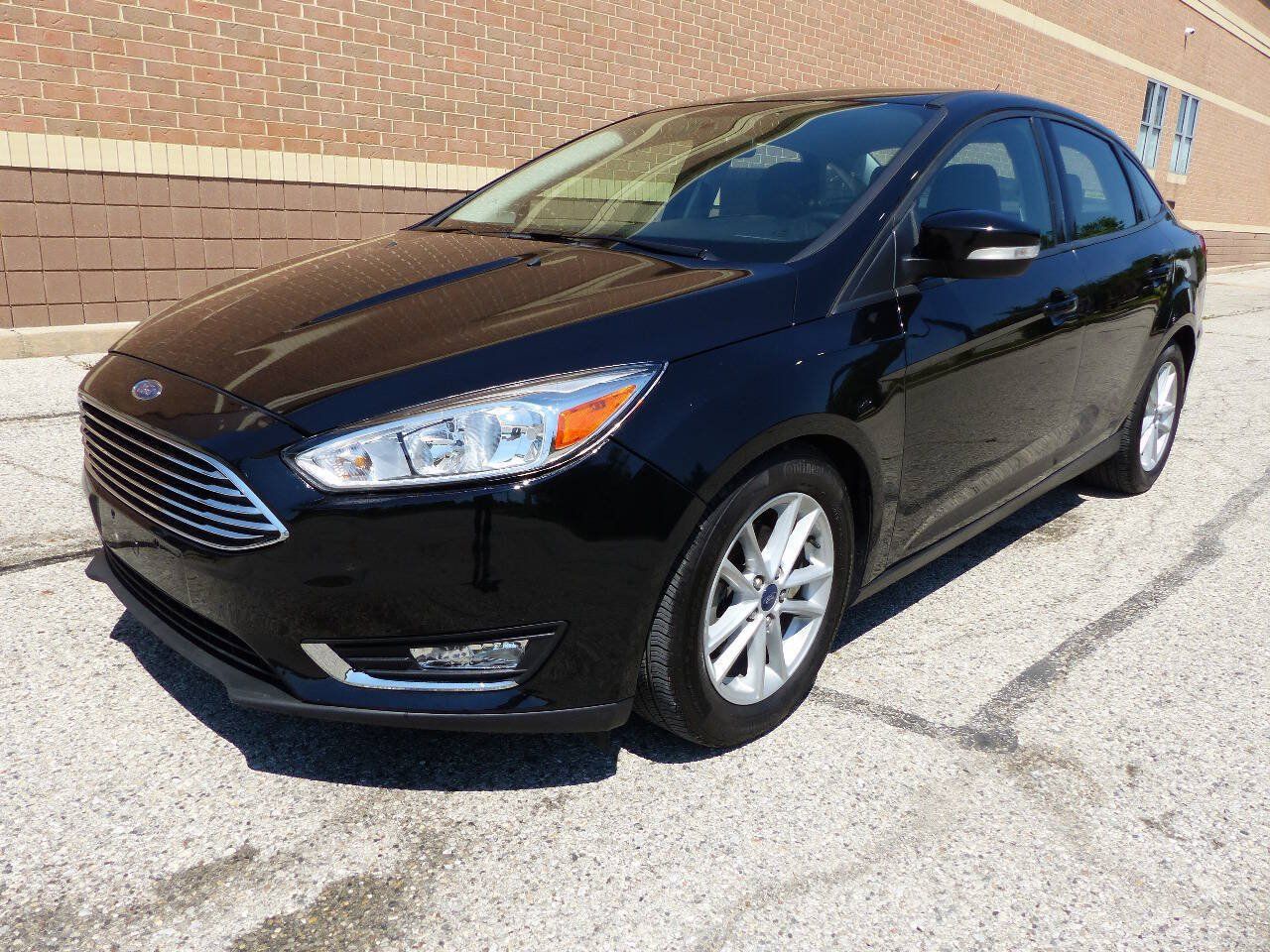 Used 2016 Ford Focus SE w/ SE Cold Weather Package FWD image 5