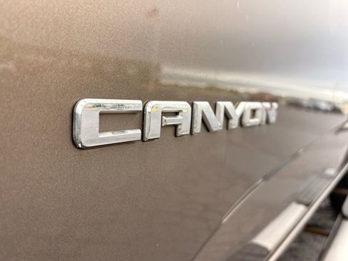 Used 2016 GMC Canyon SLT w/ Trailering Package RWD image 9