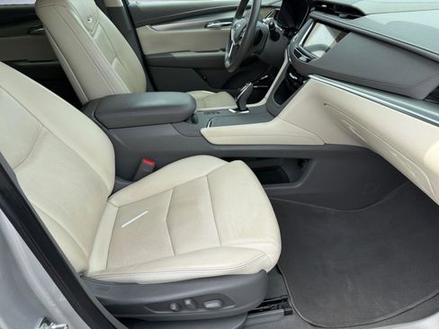 Used 2019 Cadillac XT5 Luxury AWD/4WD image 18