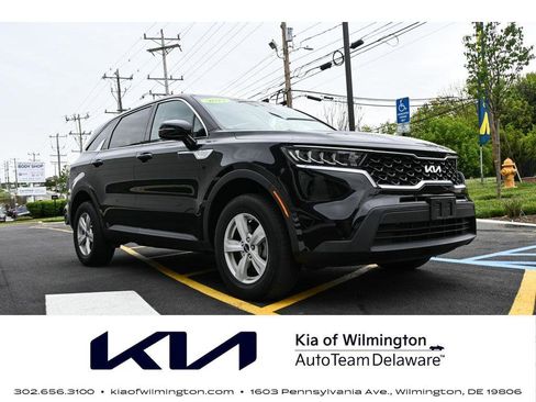 Used 2022 Kia Sorento LX AWD/4WD image 1
