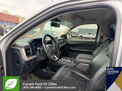 Used 2022 Ford Expedition XLT AWD/4WD image 2