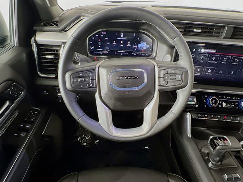Used 2024 GMC Sierra 1500 Denali w/ Technology Package image 11