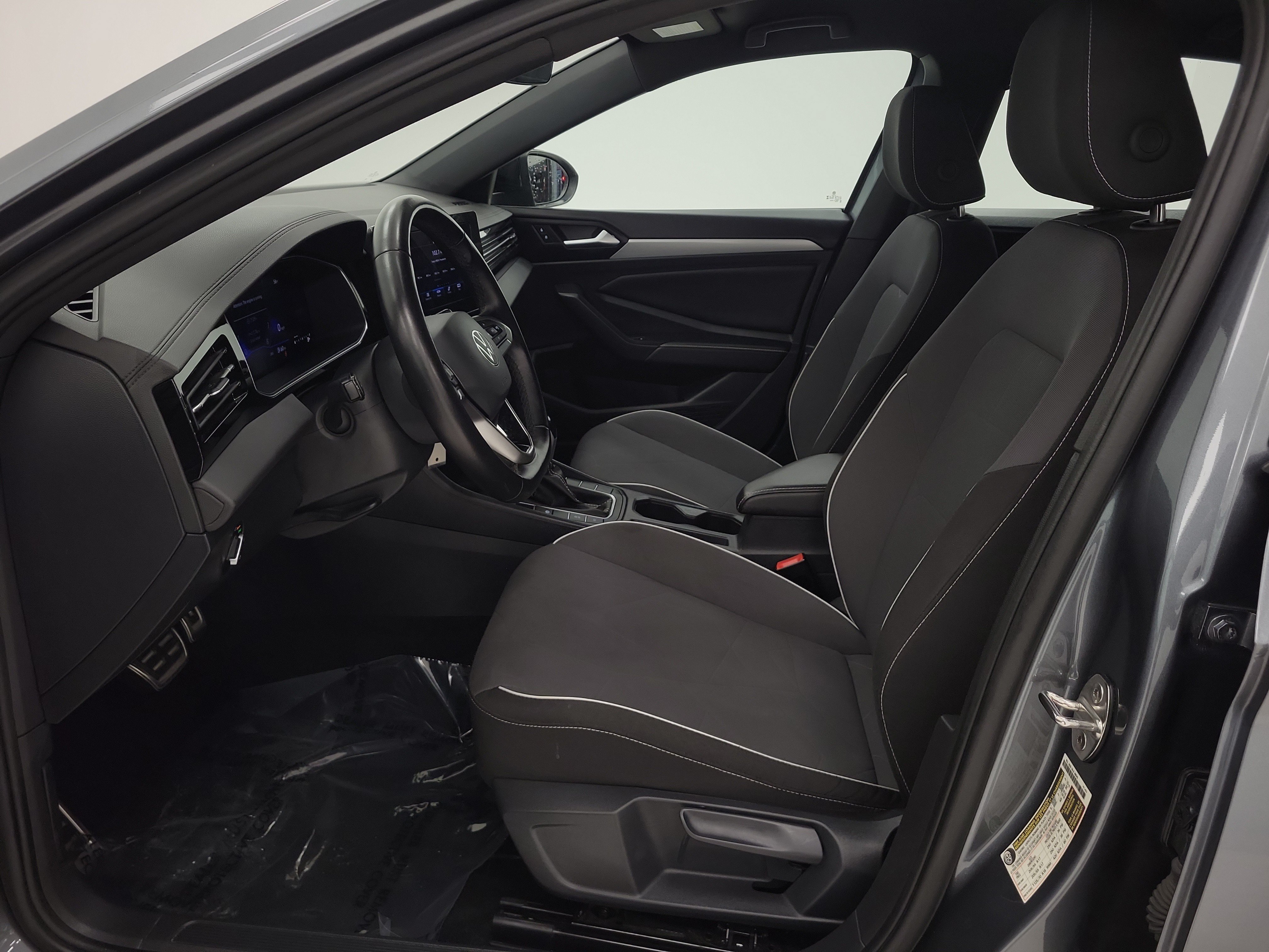 Used 2025 Volkswagen Jetta Sport FWD image 9