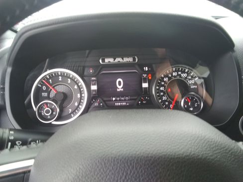 Used 2024 RAM 1500 Laramie image 16